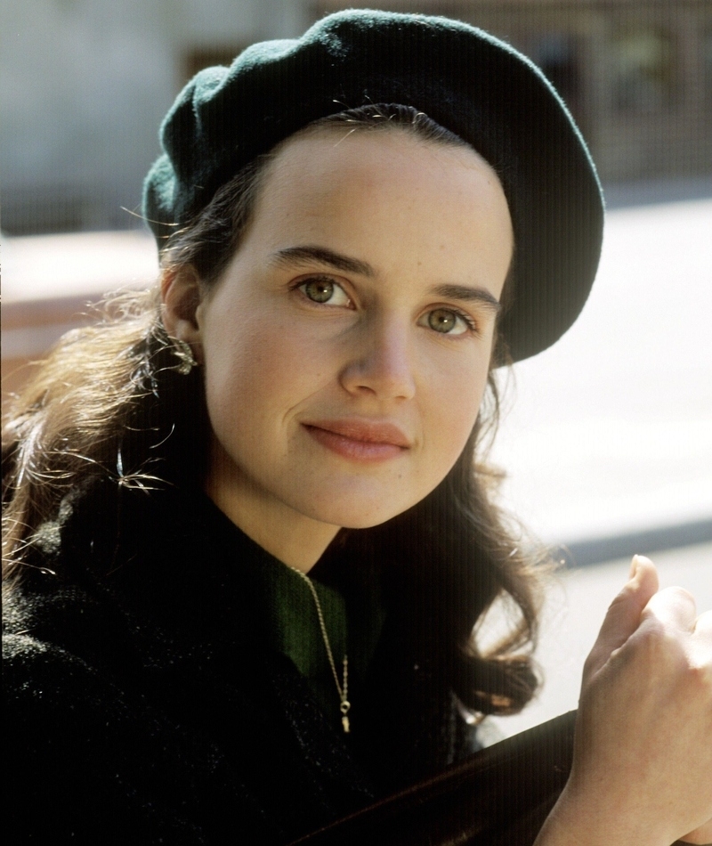 Carla Gugino as Laura | Alamy Stock Photo