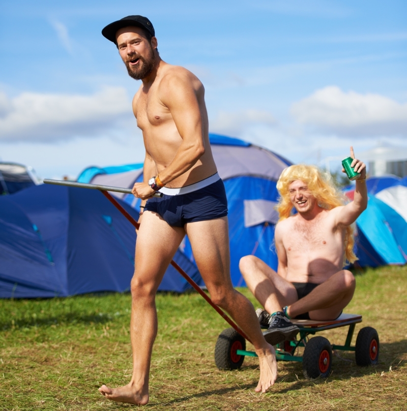 Was auf dem Campingplatz passiert… | Getty Images Photo by PeopleImages