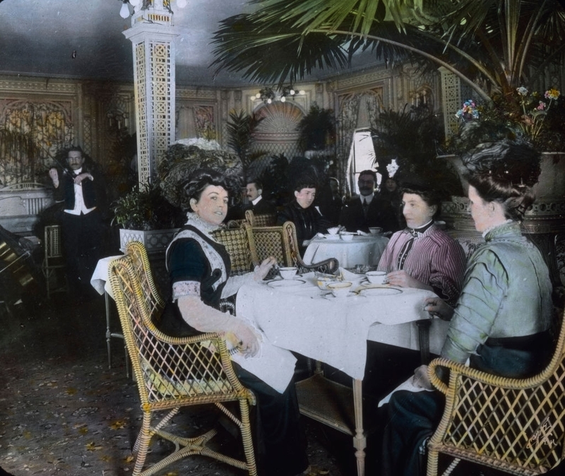 Das 1.500 Pessoas Que Morreram, Apenas Quatro Eram Mulheres Da Primeira Classe | Getty Images Photo by Carl Simon/United Archives