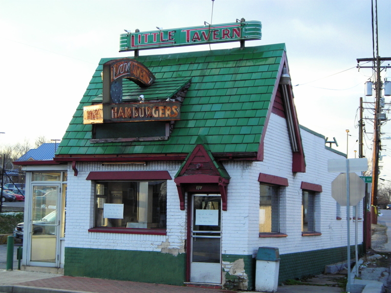 Kleine Taverne | Flickr Photo by Earl