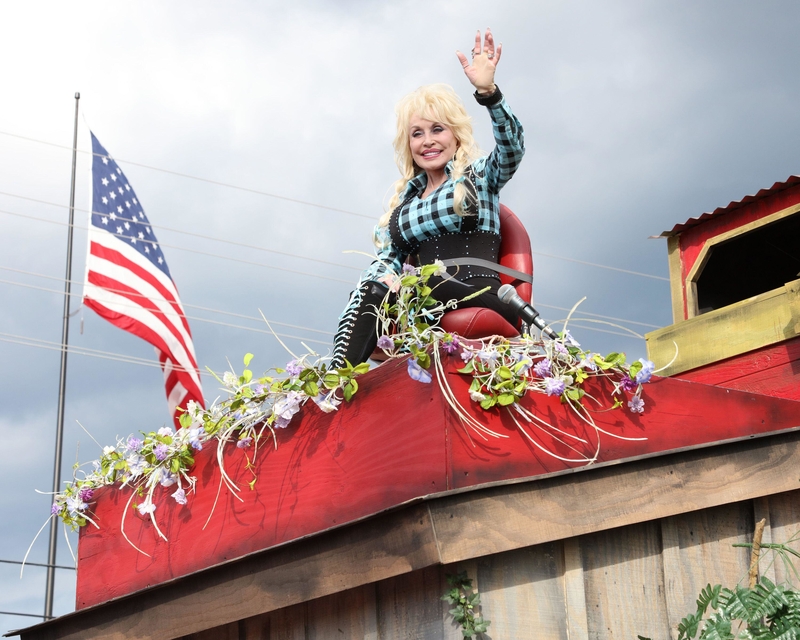 Dolly Parton – 500 Millionen US-Dollar | Alamy Stock Photo by AFF/Curtis Hilbun