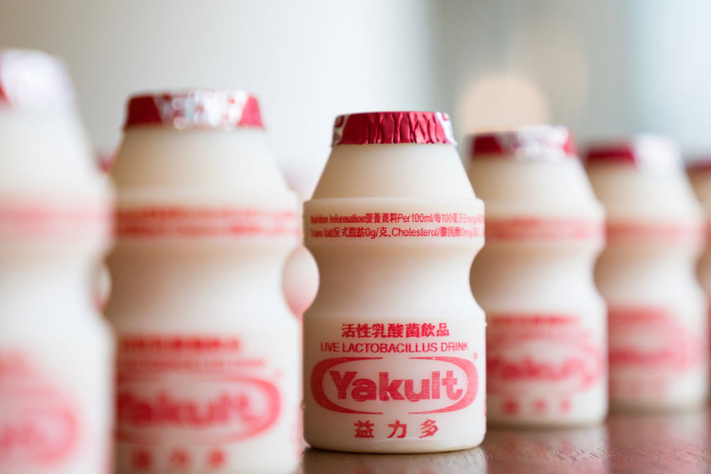  Die größten Yakult-Flaschen der Welt | Getty Images Photo by Justin Chin/Bloomberg 