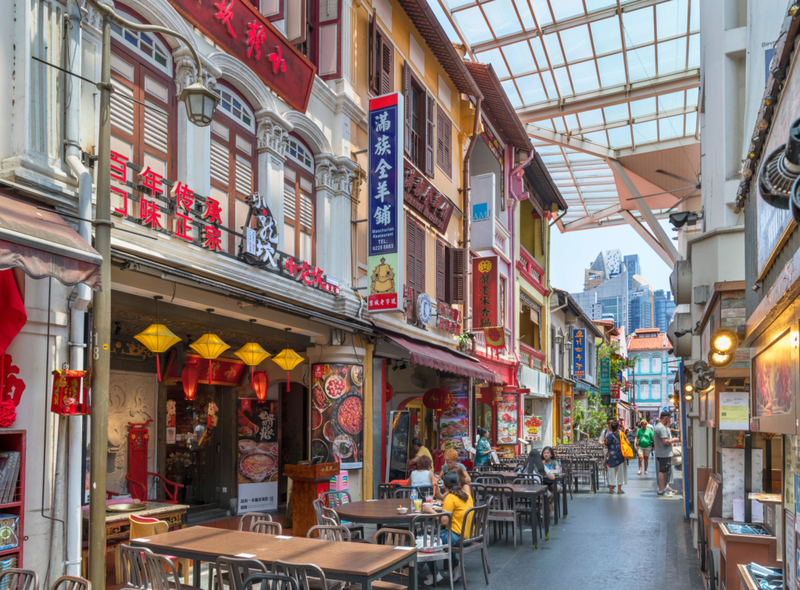 Stellen Sie sich im Hawker Center in die Warteschlange | Alamy Stock Photo by Ian Dagnall