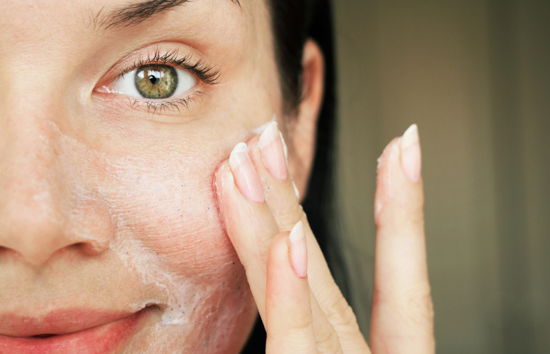 Skincare Habits Your Skin Needs Once You Turn 40!  | Shutterstock