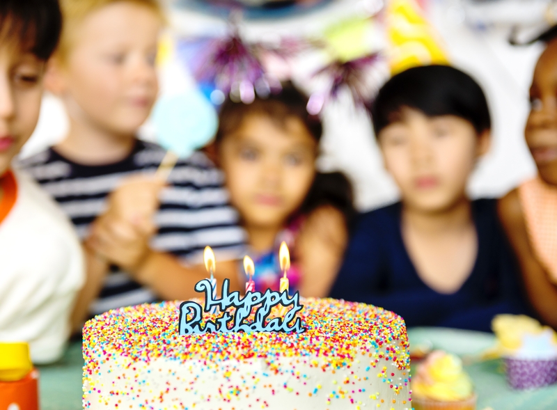 Comemorando Aniversários | Shutterstock
