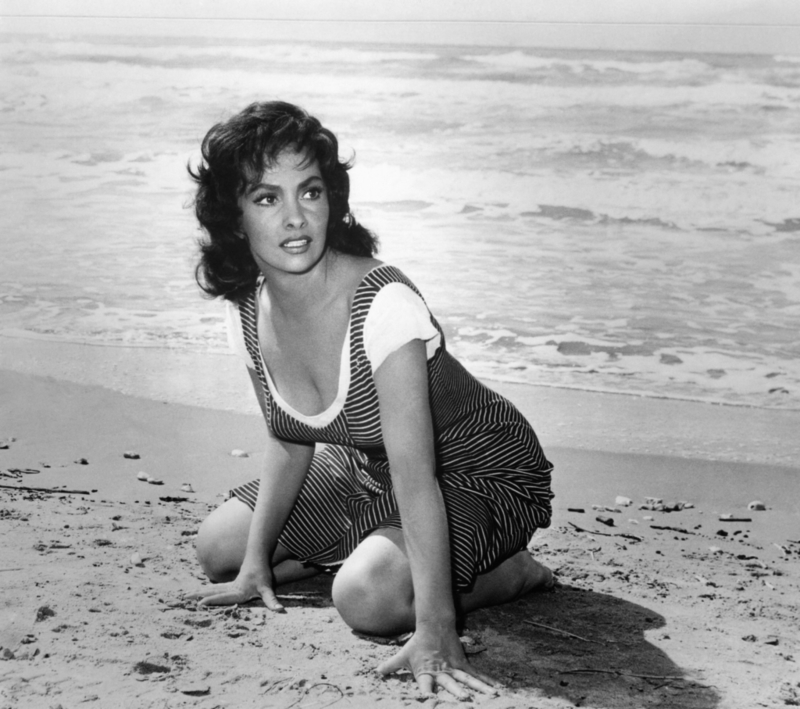 Gina Lollobrigida - Die umwerfende italienische Schauspielerin der 60er Jahre | Alamy Stock Photo by Everett Collection Inc 