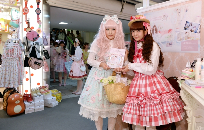 Apaixonados Pela Moda Lolita | Getty Images Photo by TOSHIFUMI KITAMURA