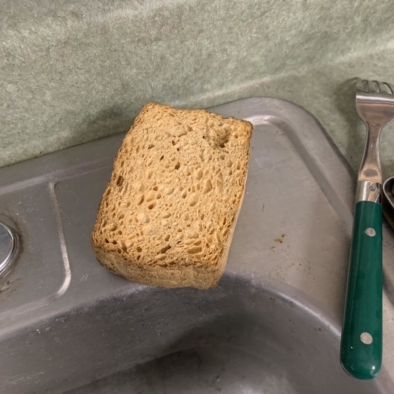 Suspicious Sponge | Reddit.com/SilverSideDown