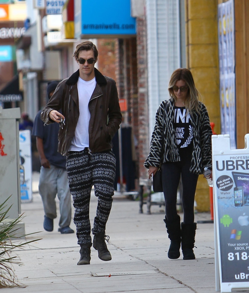 Ashley Tisdale y Christopher French | Alamy Stock Photo by WENN Rights Ltd 