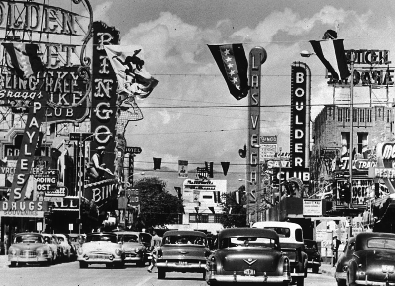 Eine belebte Freemont Street | Getty Images Photo by Hulton Archive