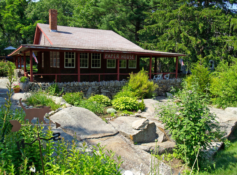 The Paper House – Massachusetts | Alamy Stock Photo by Norman Barrett