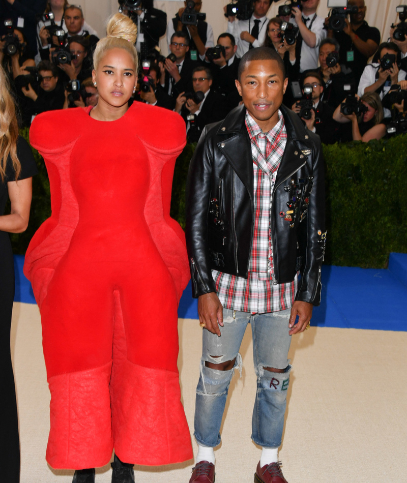 Pharrell Williams E Helen Lasichanh | Getty Images Photo by George Pimentel/WireImage