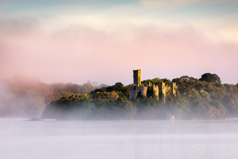 Verlassenes Schloss in Irland, erbaut 1586 | Alamy Stock Photo by James Kerwin/robertharding