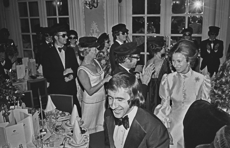 La Princesa Anne en la fiesta de Ford | Getty Images Photo by David Cairns/Express/Hulton Archive