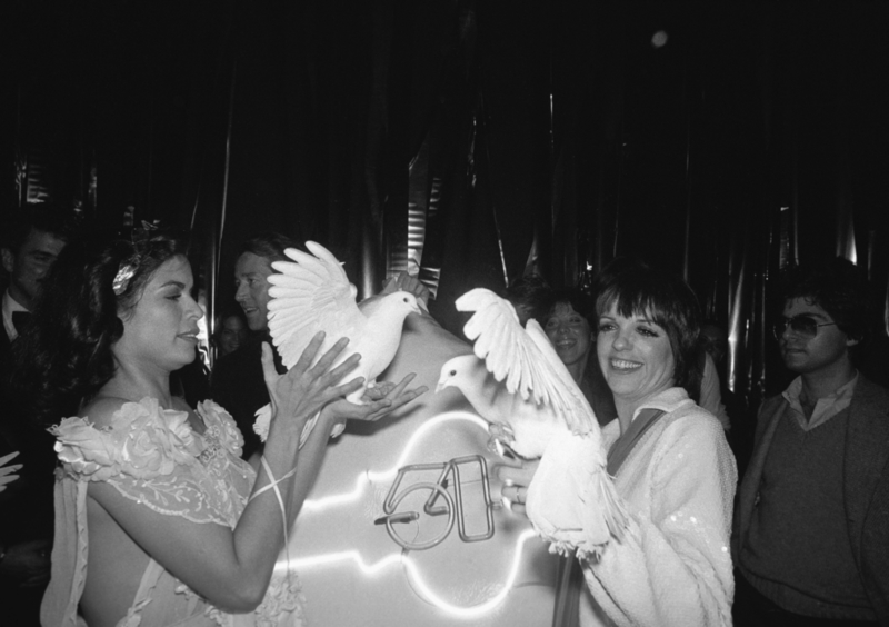 Bianca Jagger luce sus palomas | Getty Images Photo by Bettmann 