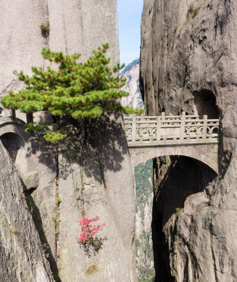 Ponte dos Imortais, Huang Shang, China | Alamy Stock Photo by Giuseppe Sparta