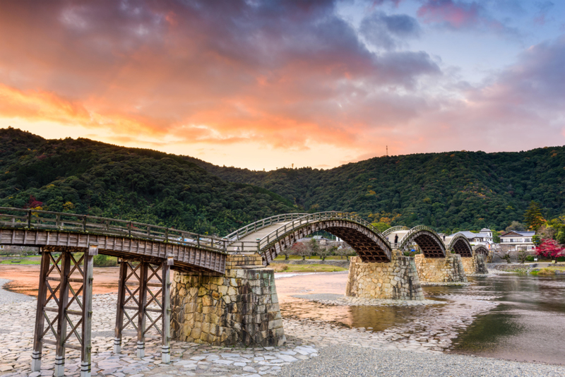 Kintai Bridge, Japão | Alamy Stock Photo by Sean Pavone 