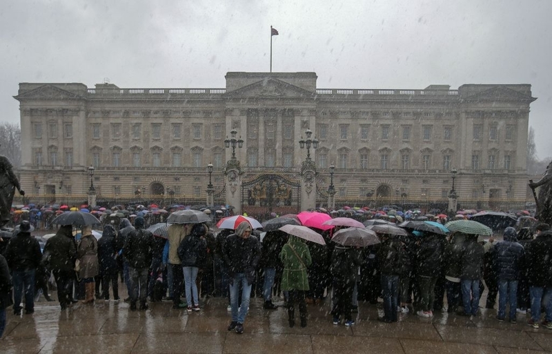 Realidad - El cambio de guardia en el Palacio de Buckingham, Londres | Getty Images Photo by Daniel LEAL / AFP