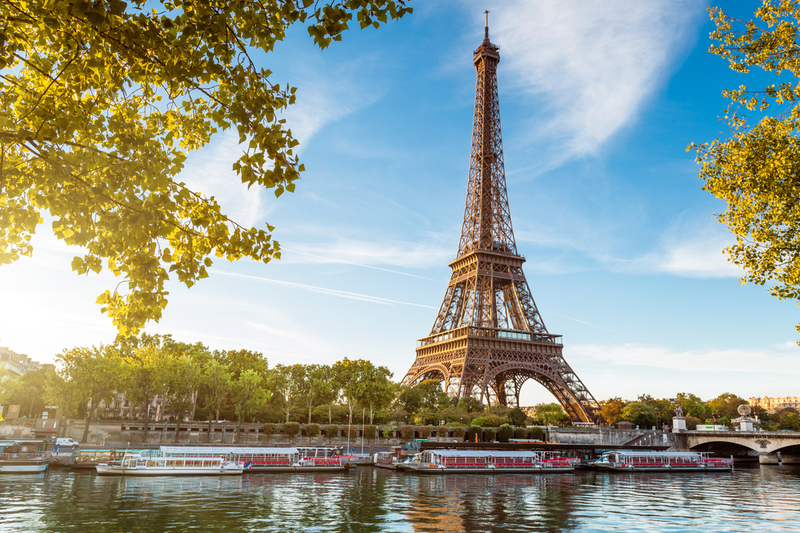 Fantasía - La Torre Eiffel, Francia | Shutterstock