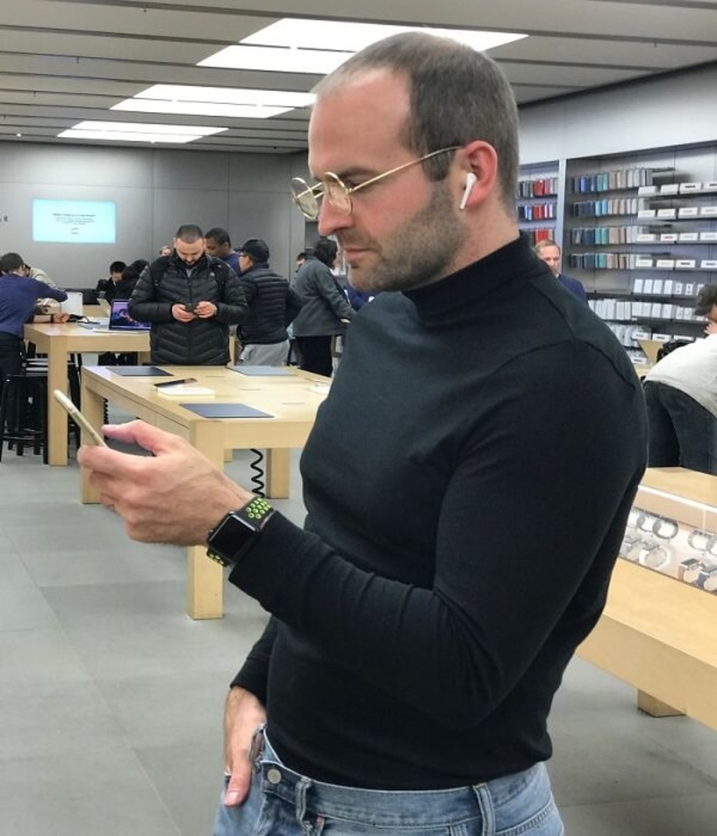 Steve Jobs Assombrando as Lojas da Apple | Reddit.com/Seany_B