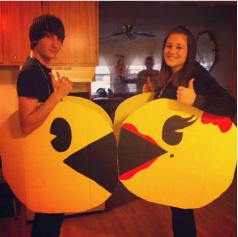 Sr. e Sra. Pacman Dando um Beijinho | Instagram/@princessbiitchh