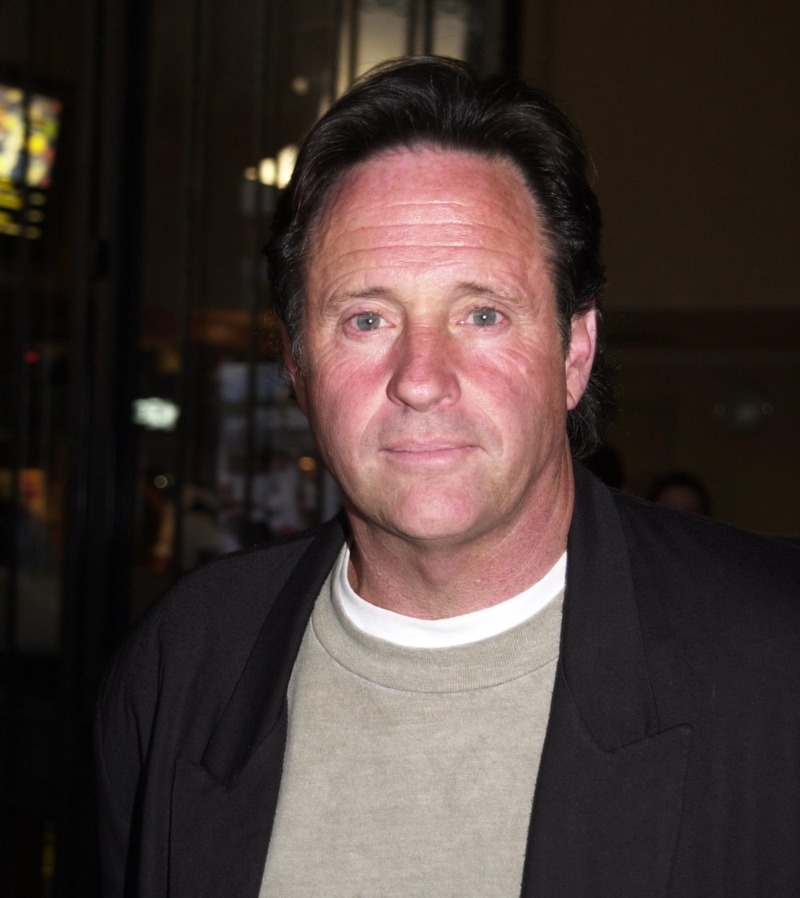 Robert Hays als Bud Hyde | Getty Images Photo by Ray Mickshaw/WireImage