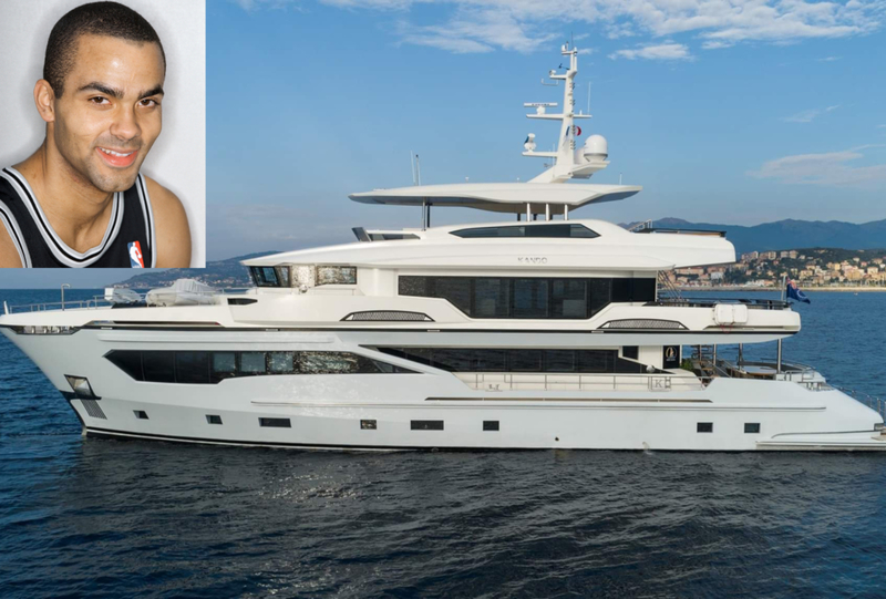 Tony Parker Ostenta Durante A Aposentadoria | Facebook/@avayachts & Alamy Stock Photo by evan Hurd