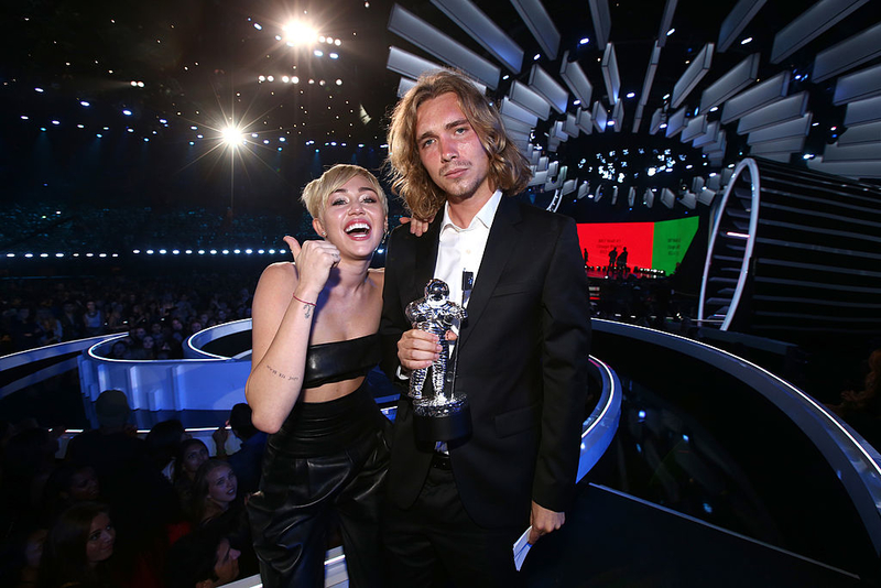 Ela Levou Um Sem-Teto Ao VMA | Getty Images Photo by Christopher Polk/MTV1415