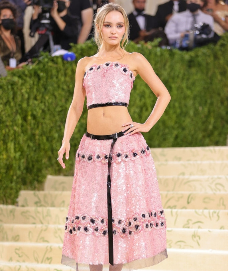 Lily-Rose Depp - 1,60 | Getty Images Photo by Theo Wargo