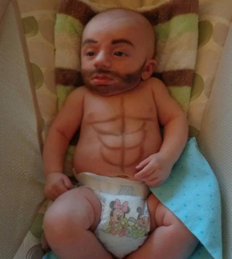 Bebé musculoso | Reddit.com/Taylor_Satine