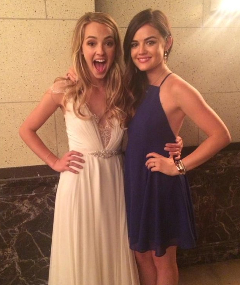 Lucy Hale & Katelyn Tarver | Twitter/@lucyhale