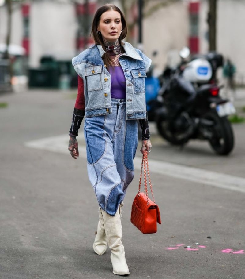 Jeans con parches | Getty Images Photo by Edward Berthelot