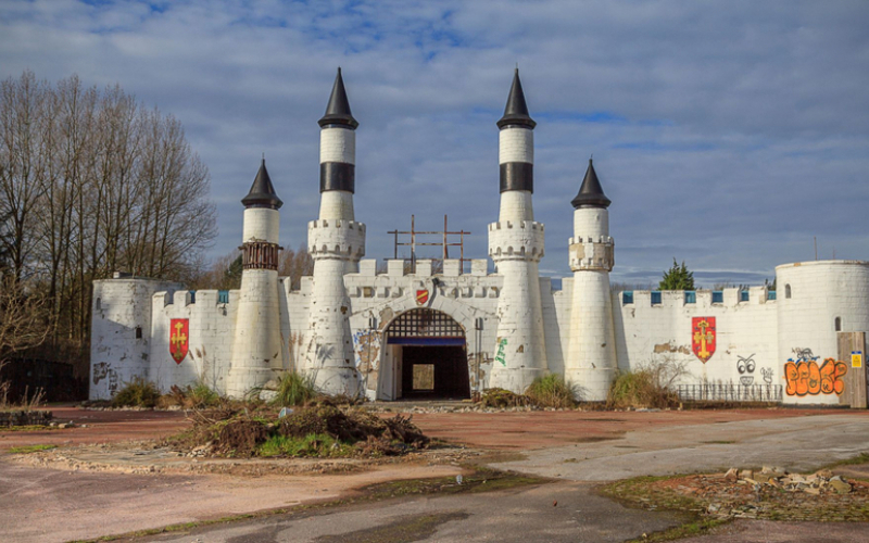 Parque temático Camelot, Lancashire | Alamy Stock Photo by Peter Thomasson