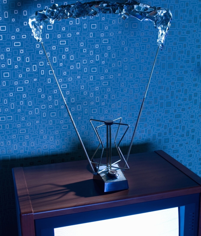 Tinfoil on the TV Antenna | Getty Images Photo by PM Images