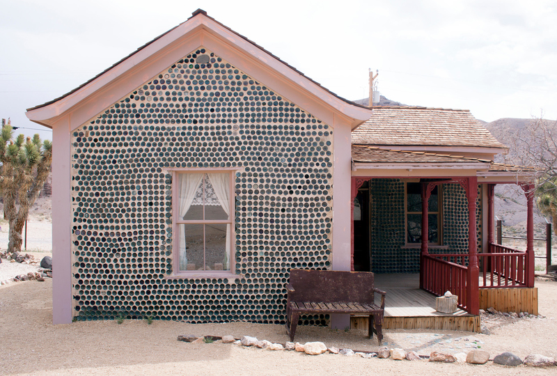 The Ghost Town of Rhyolite in Nevada | Alamy Stock Photo by Franck Fotos